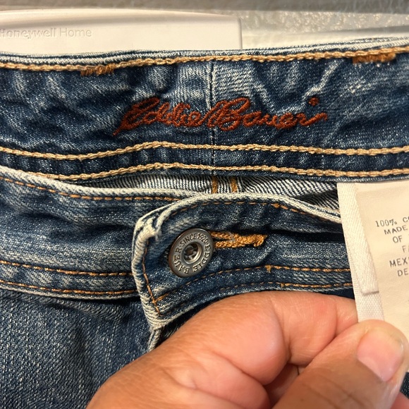 Eddie Bauer Women's Boyfriend Medium Wash Jeans size 14R (1127) - Picture 4 of 7